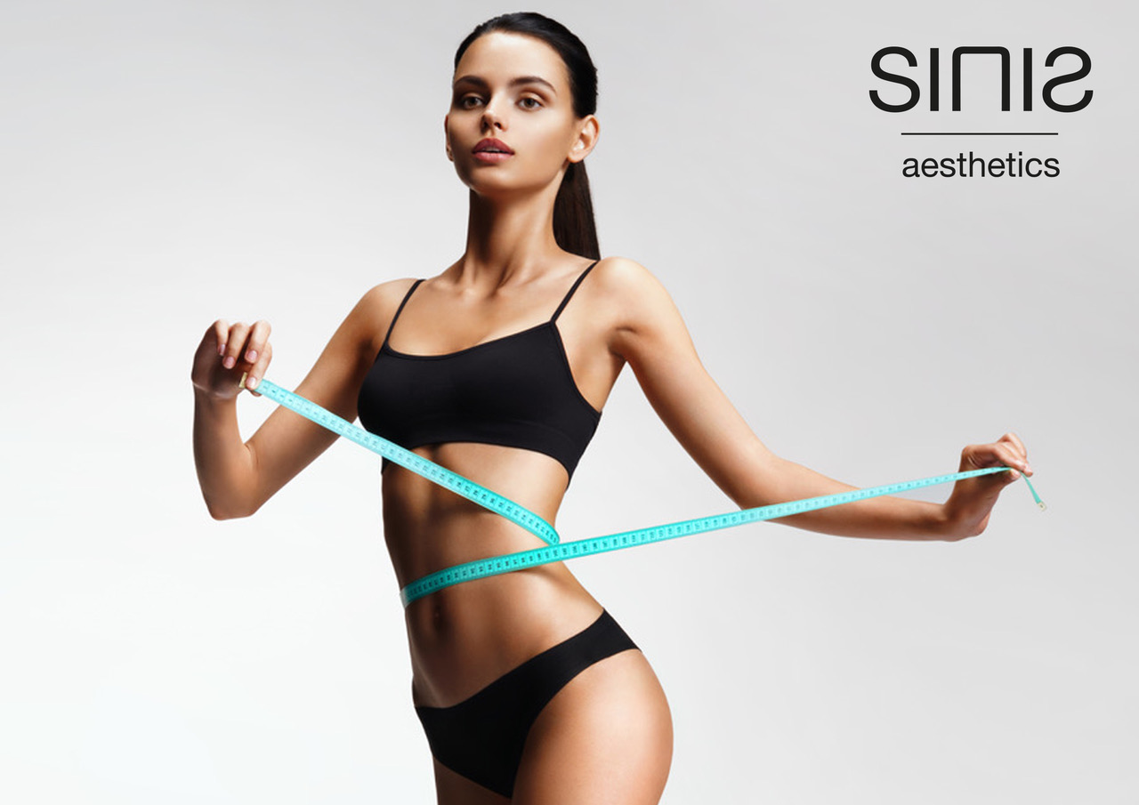 Schöner, weiblicher Oberkörper nach Fettabsaugung | Sinis Klinik Berlin